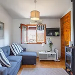 Gorgeous, Sunny Apartment With Mountain Views
